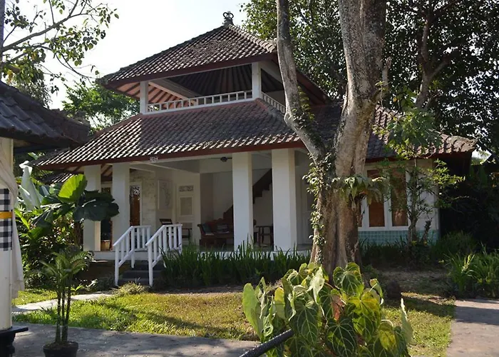 Garden Hotel 3*
